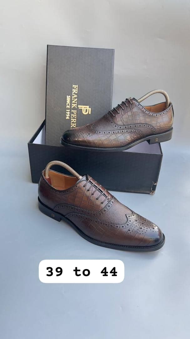 Design brogue oxford shoe