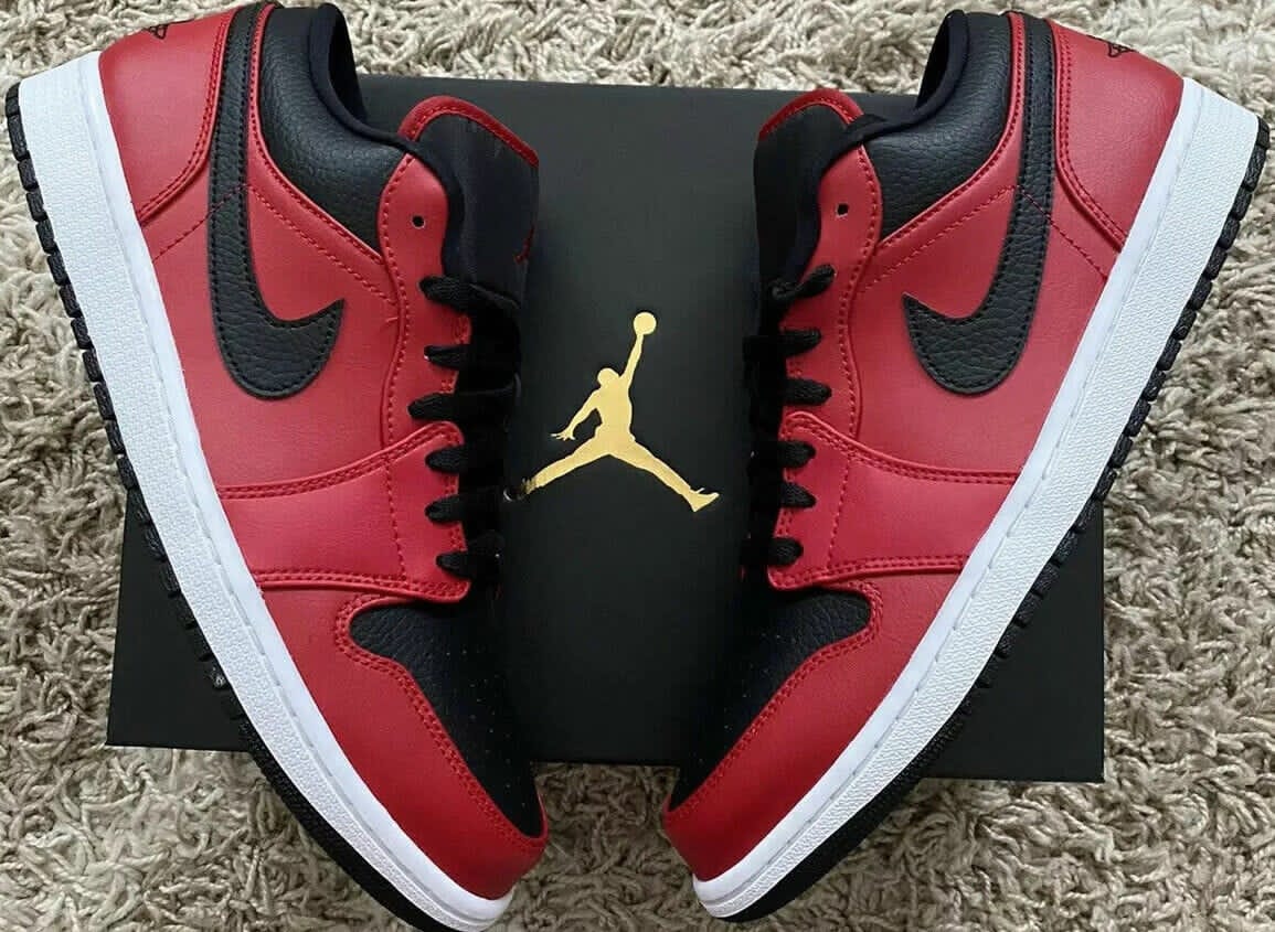 Red White soles Low Ankle Nike sneakers