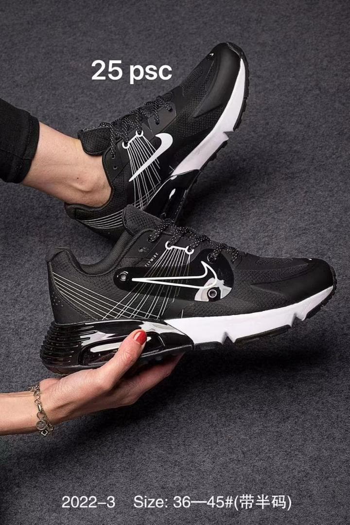 Nike Black Low Ankle